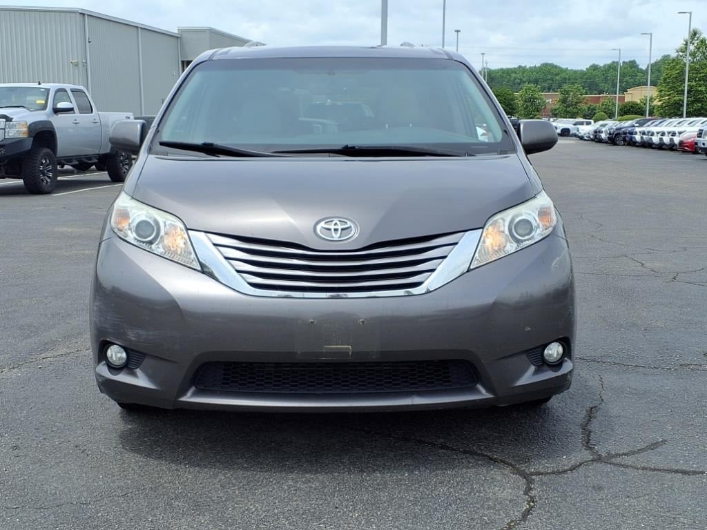 Used 2017 Toyota Sienna XLE with VIN 5TDYZ3DC7HS803024 for sale in Sanford, NC