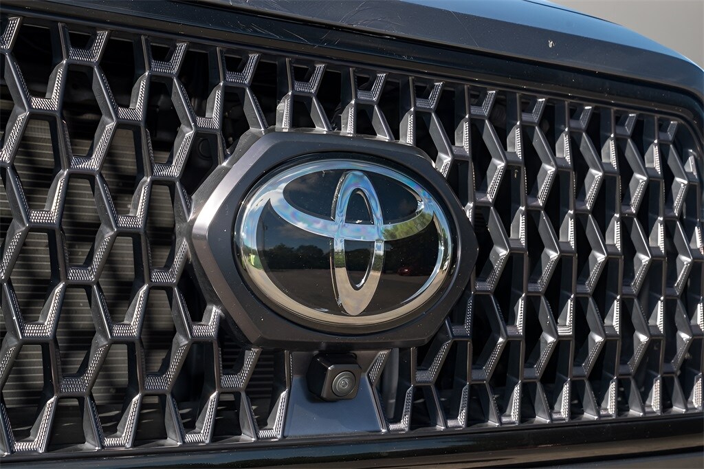 2023 Toyota Tacoma Limited photo 3