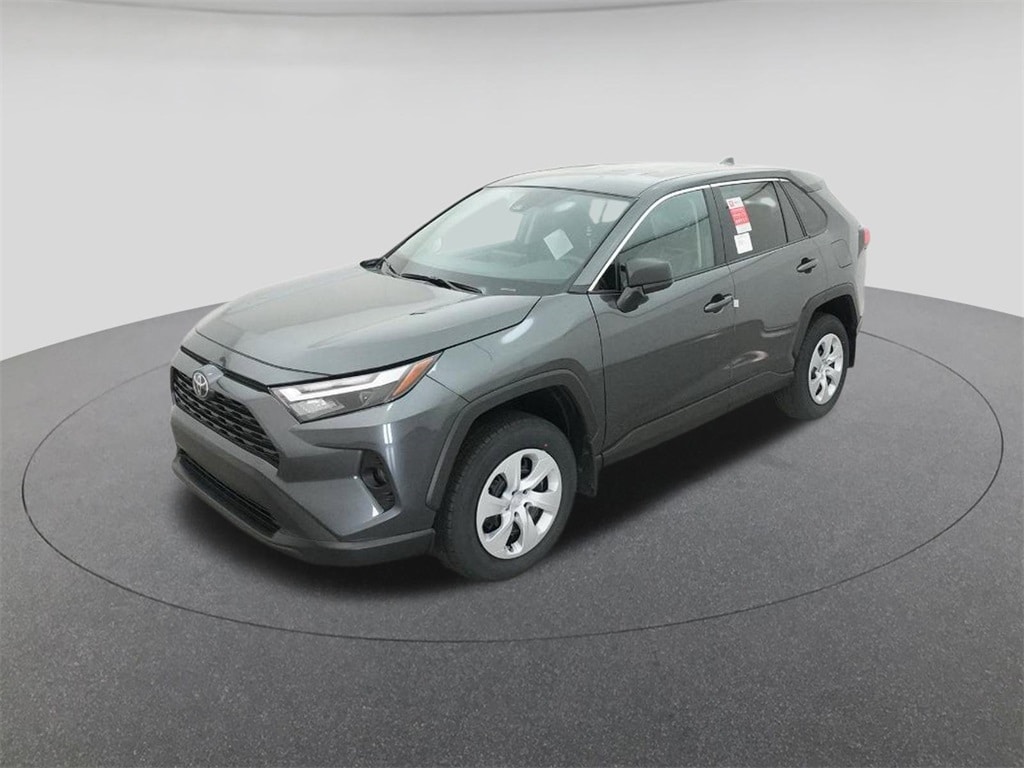 2025 Toyota RAV4 LE's photo