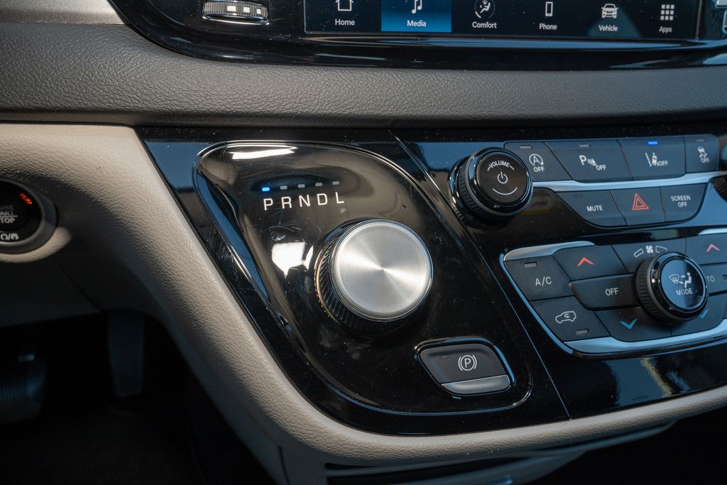 2024 Chrysler Pacifica Touring L - Photo 16