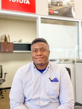 Staff member Kenny Rogers from 0ad4bae33bdb