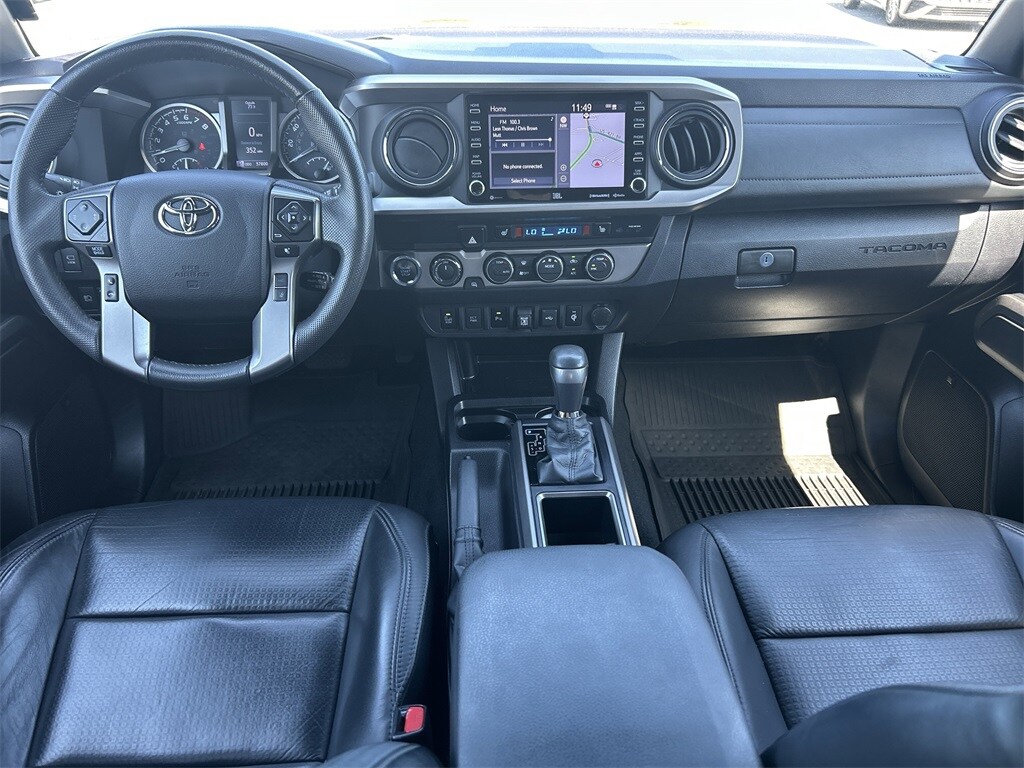 2022 Toyota Tacoma Limited V6 photo 2