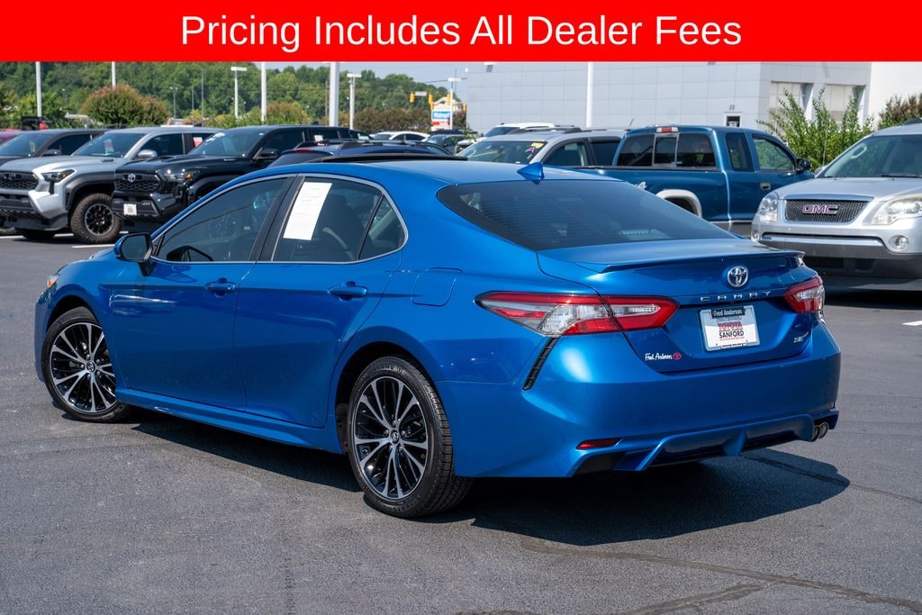 Used 2019 Toyota Camry SE Sedan