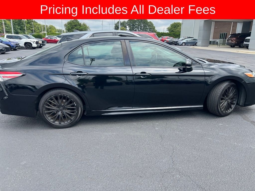 Used 2018 Toyota Camry SE Sedan