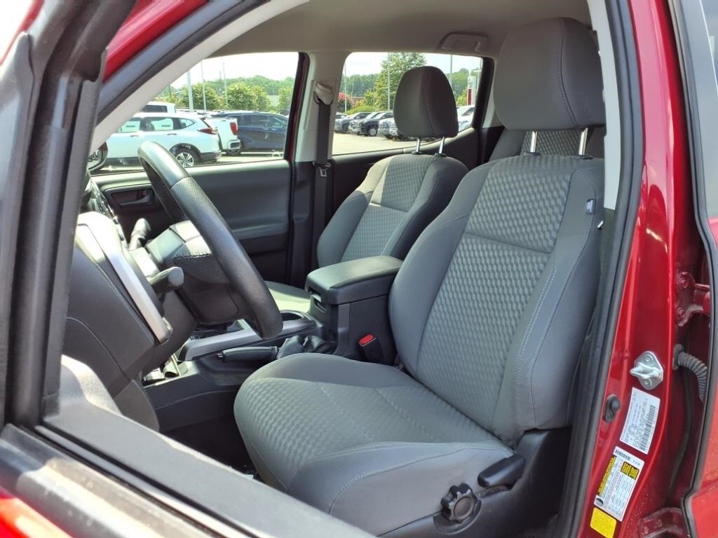 2021 Toyota Tacoma SR5 photo 3