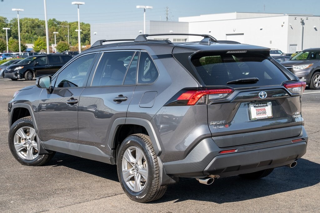 2024 Toyota RAV4 Hybrid XLE photo 4