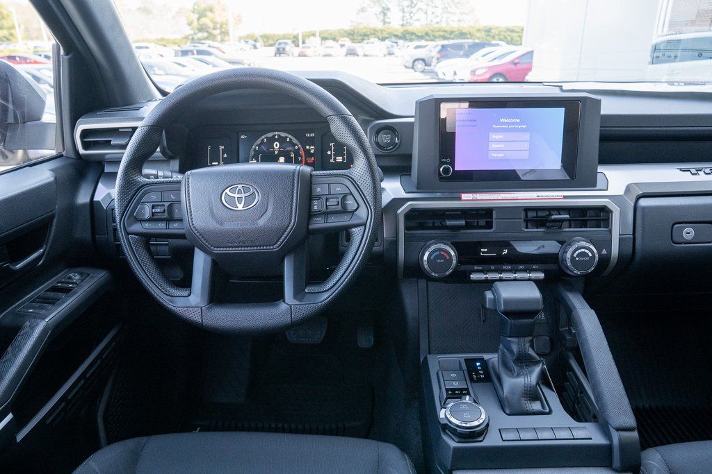 2025 Toyota Tacoma SR5 - Photo 7