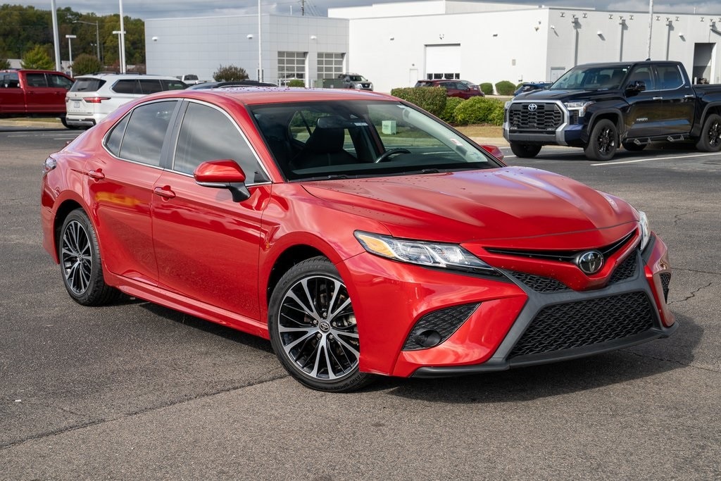 2020 Toyota Camry SE