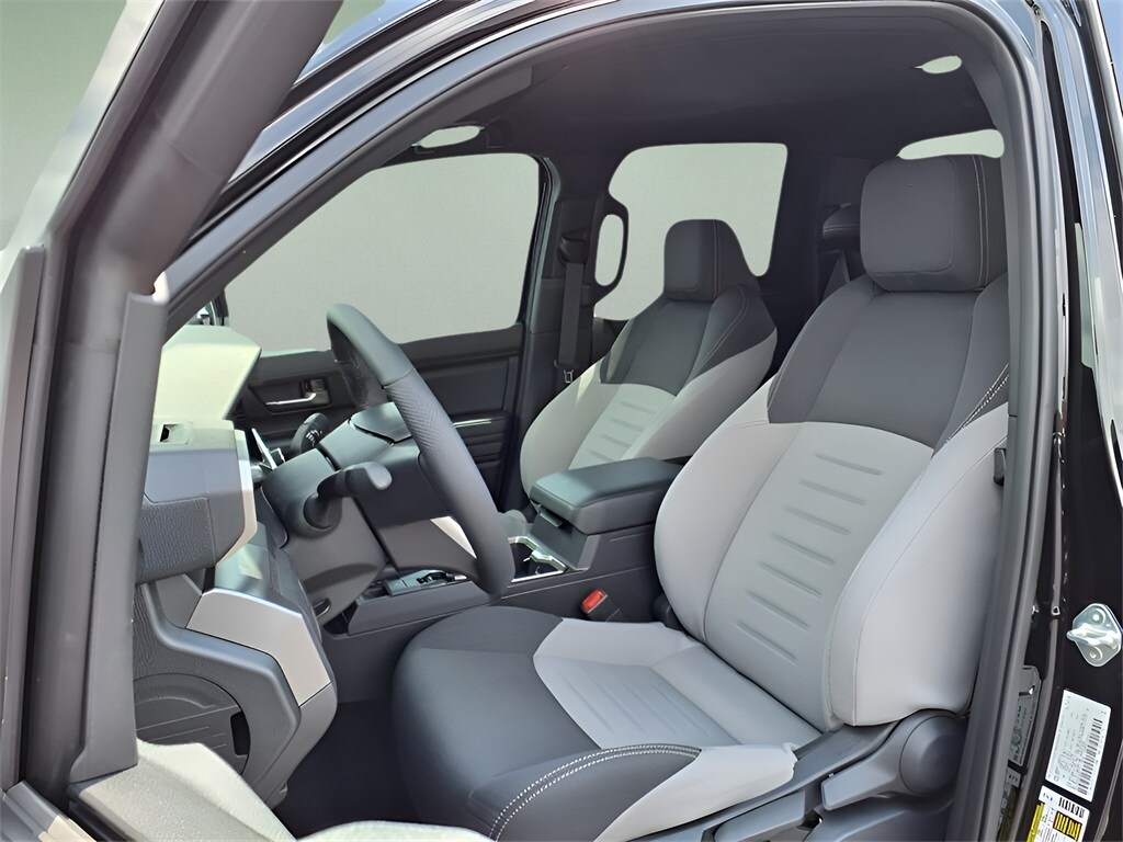 2025 Toyota Tacoma TRD Sport photo 3