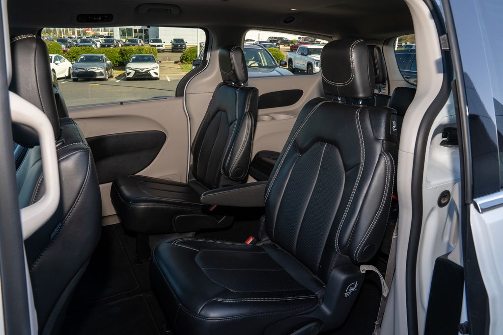 2024 Chrysler Pacifica Touring L - Photo 7