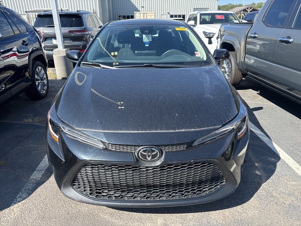2022 Toyota Corolla LE photo 2