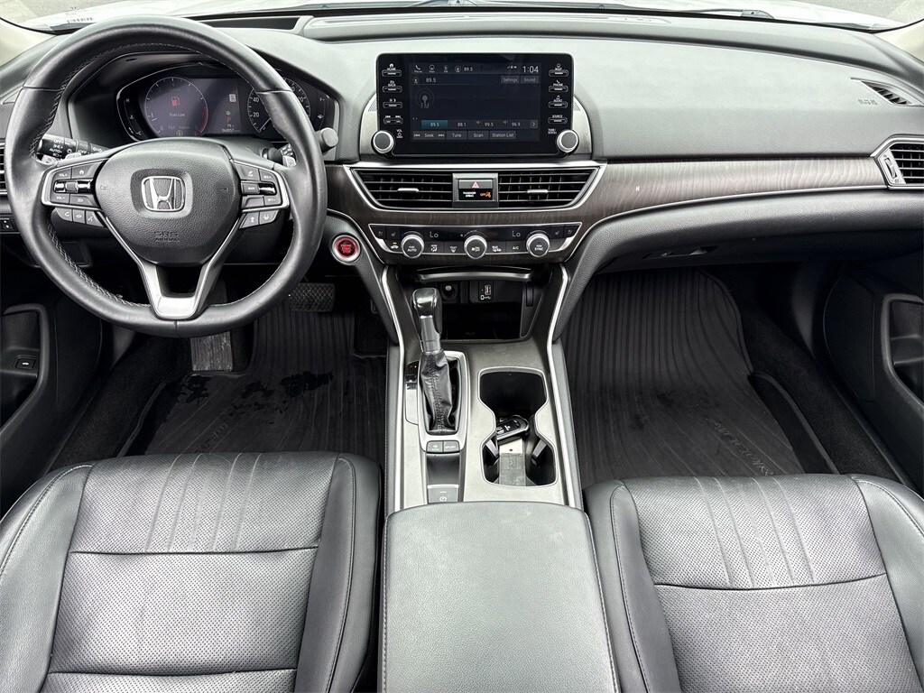 2018 Honda Accord Touring photo 2