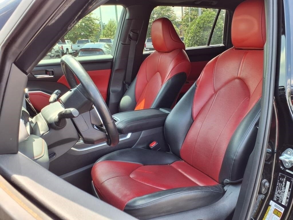 2023 Toyota Highlander XSE photo 2