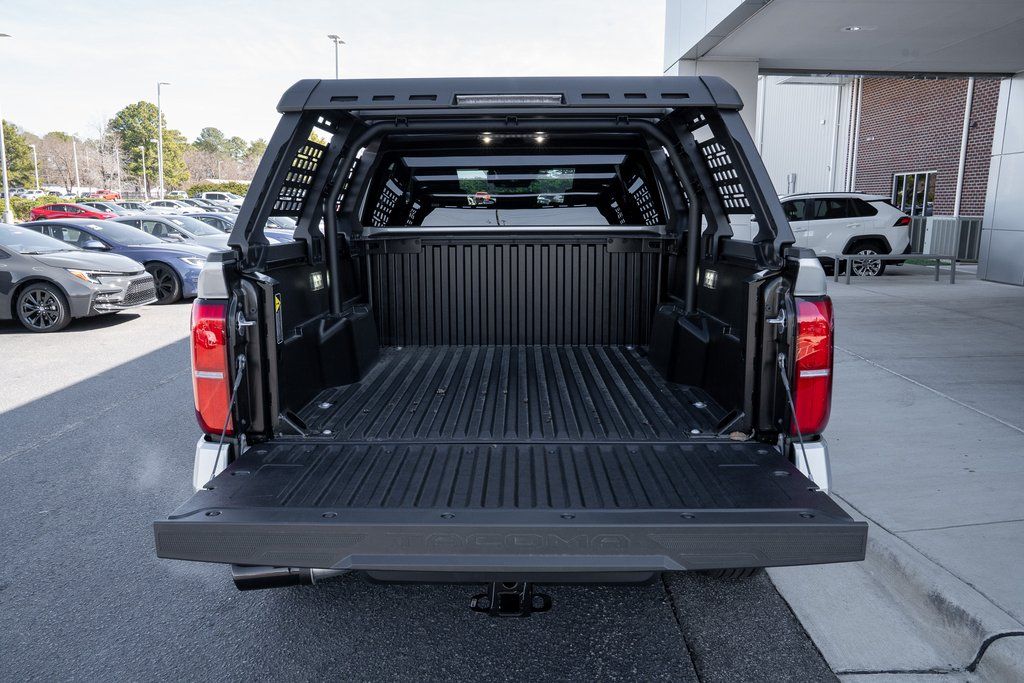 2025 Toyota Tacoma SR5 - Photo 6