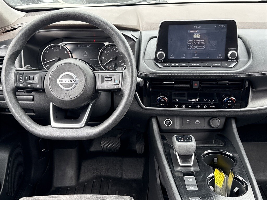 2021 Nissan Rogue SV photo 2