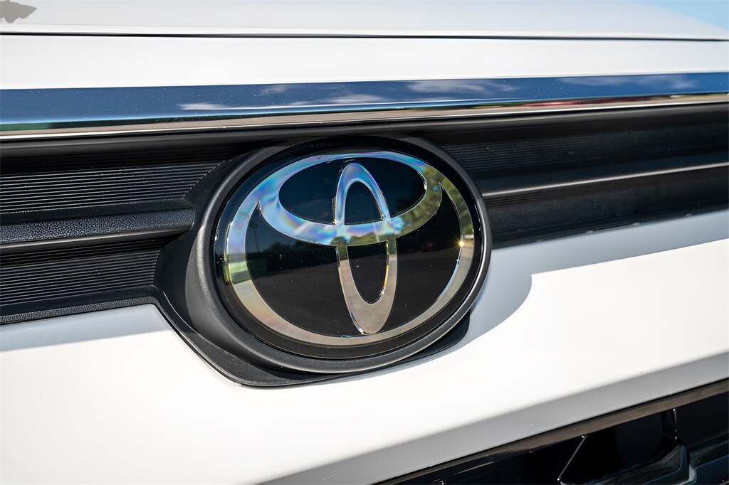 2024 Toyota Grand Highlander XLE photo 2