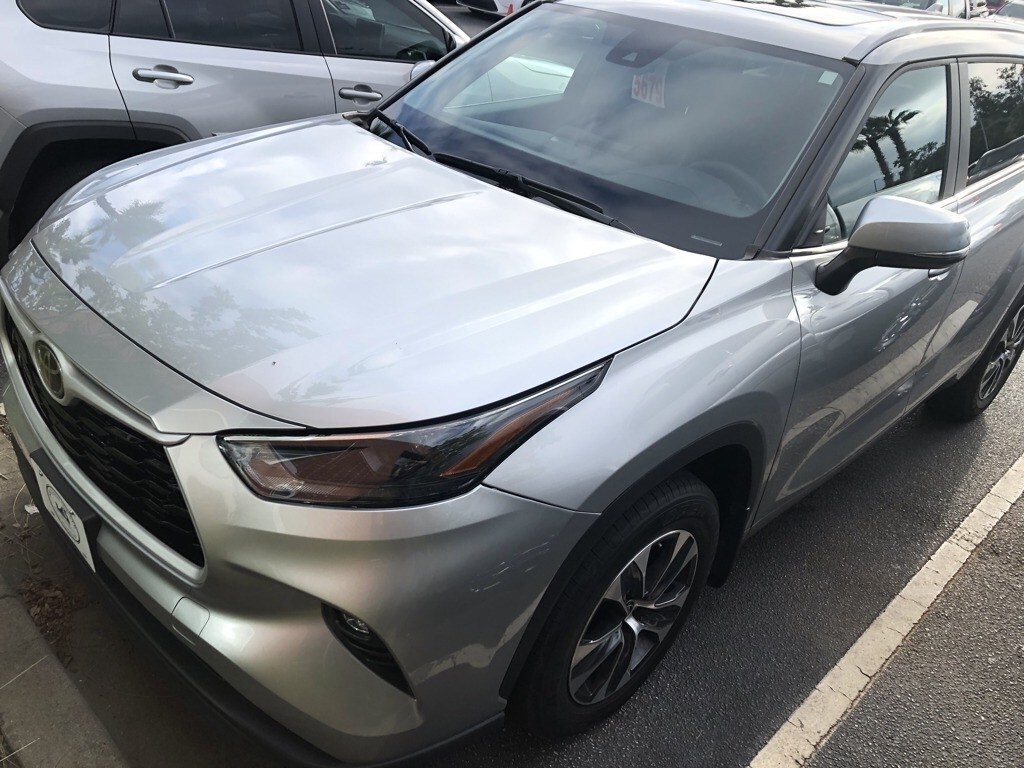 2023 Toyota Highlander L photo 2