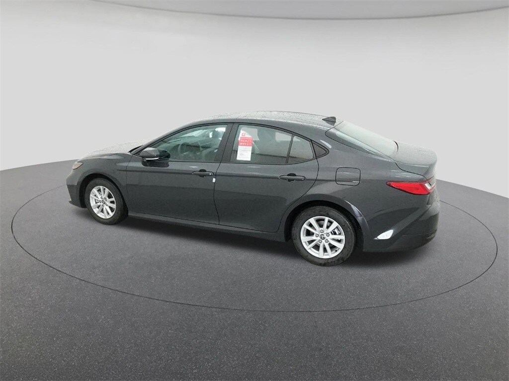 2026 Toyota Camry LE photo 4