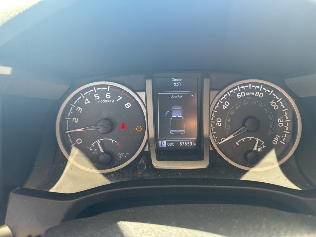 2017 Toyota Tacoma SR5 photo 4