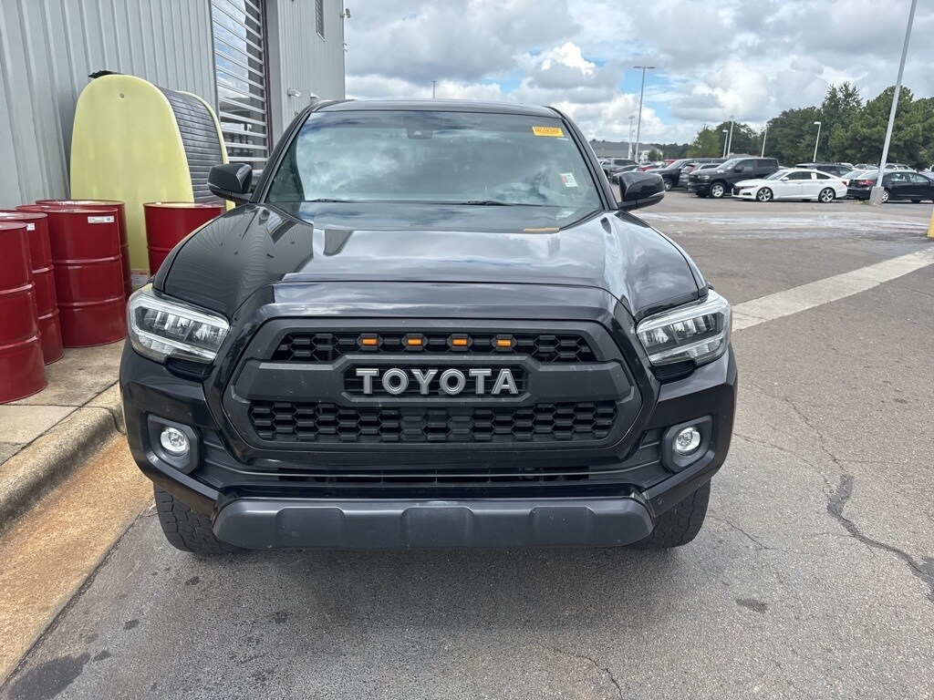 2022 Toyota Tacoma TRD Off-Road photo 2