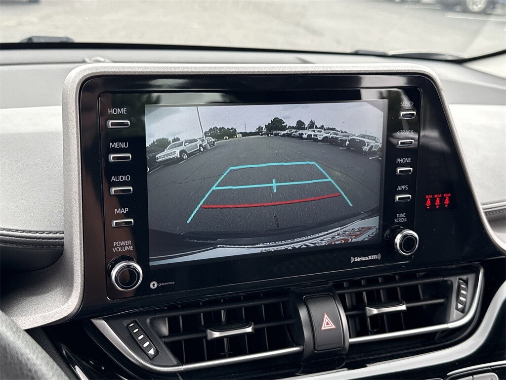 2021 Toyota C-HR LE photo 4