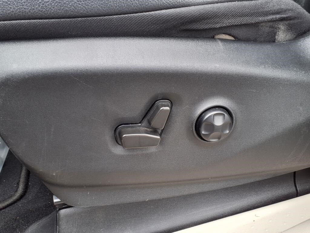 2022 Chrysler Pacifica Hybrid Touring L photo 4