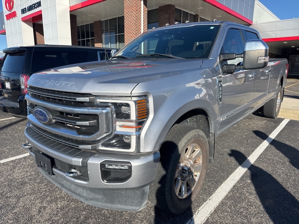 2022 Ford F-350 Super Duty Platinum's photo