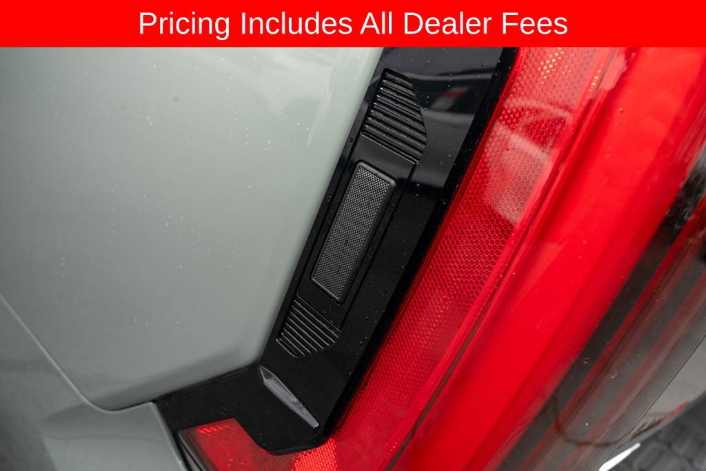 2026 Toyota Tundra Limited - Photo 9