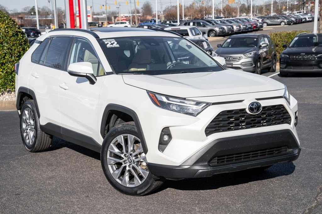 2022 Toyota RAV4 XLE Premium's photo