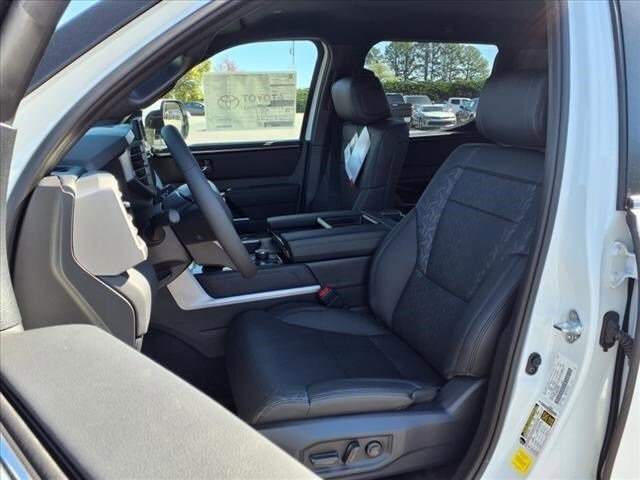 2025 Toyota Tundra Limited CrewMax photo 3