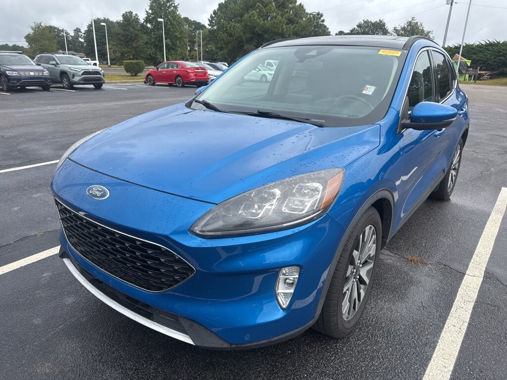 2020 Ford Escape Titanium photo 3