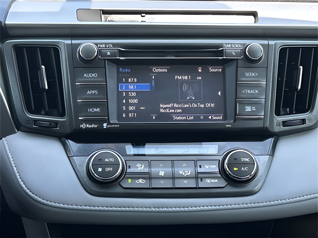 2014 Toyota RAV4 XLE photo 3
