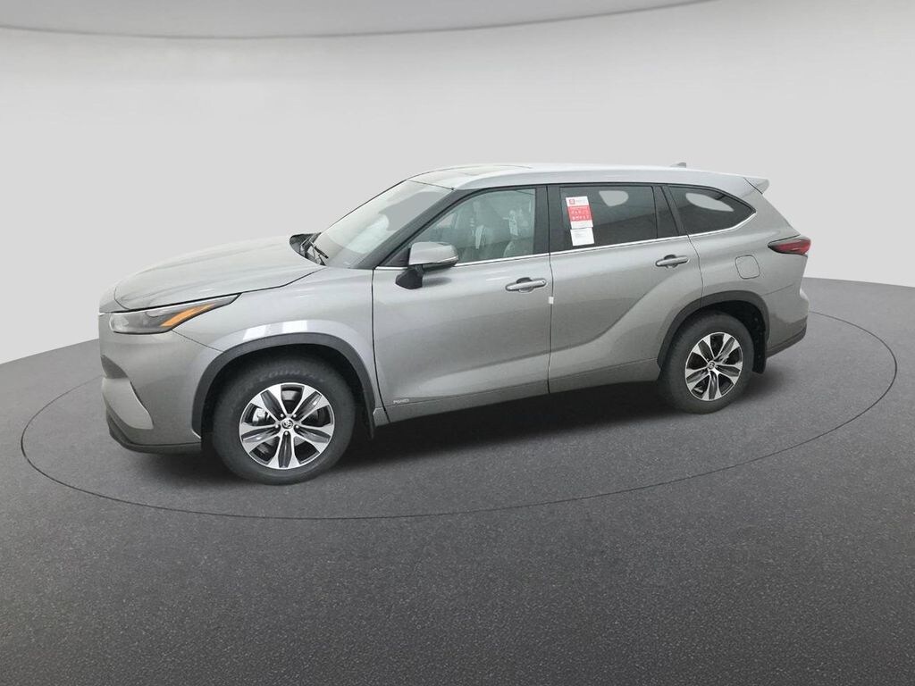 New 2026 Toyota Highlander Hybrid XLE SUV