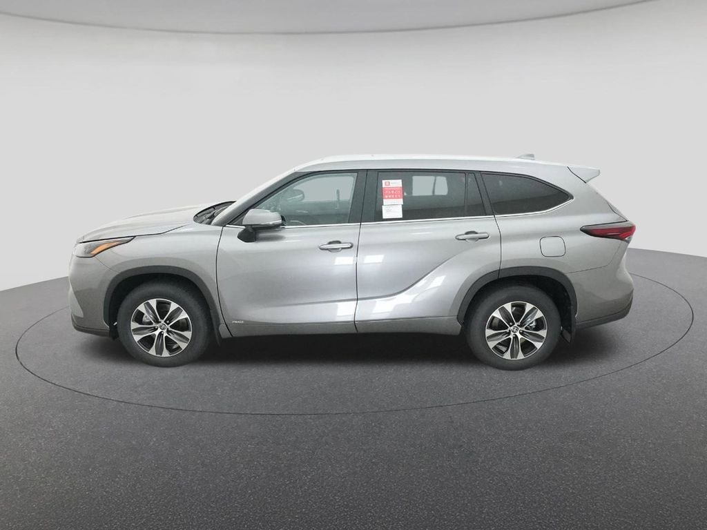 New 2026 Toyota Highlander Hybrid XLE SUV