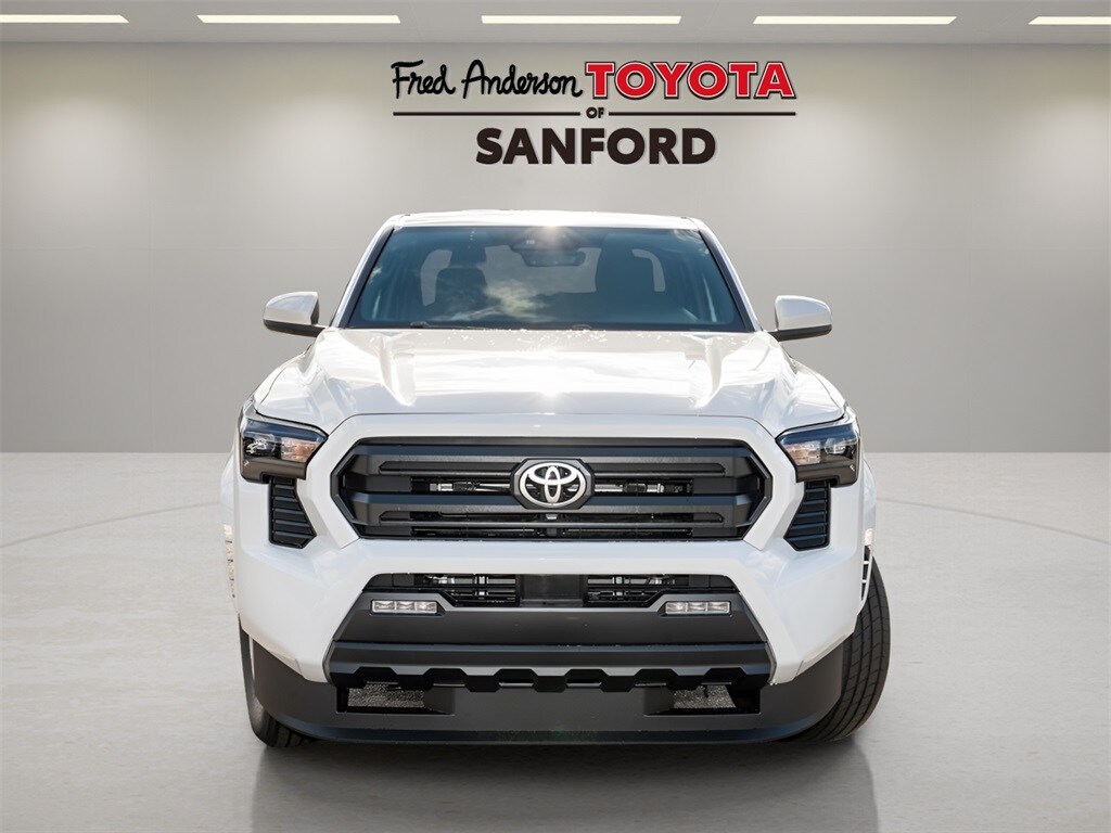 2025 Toyota Tacoma SR5 photo 2