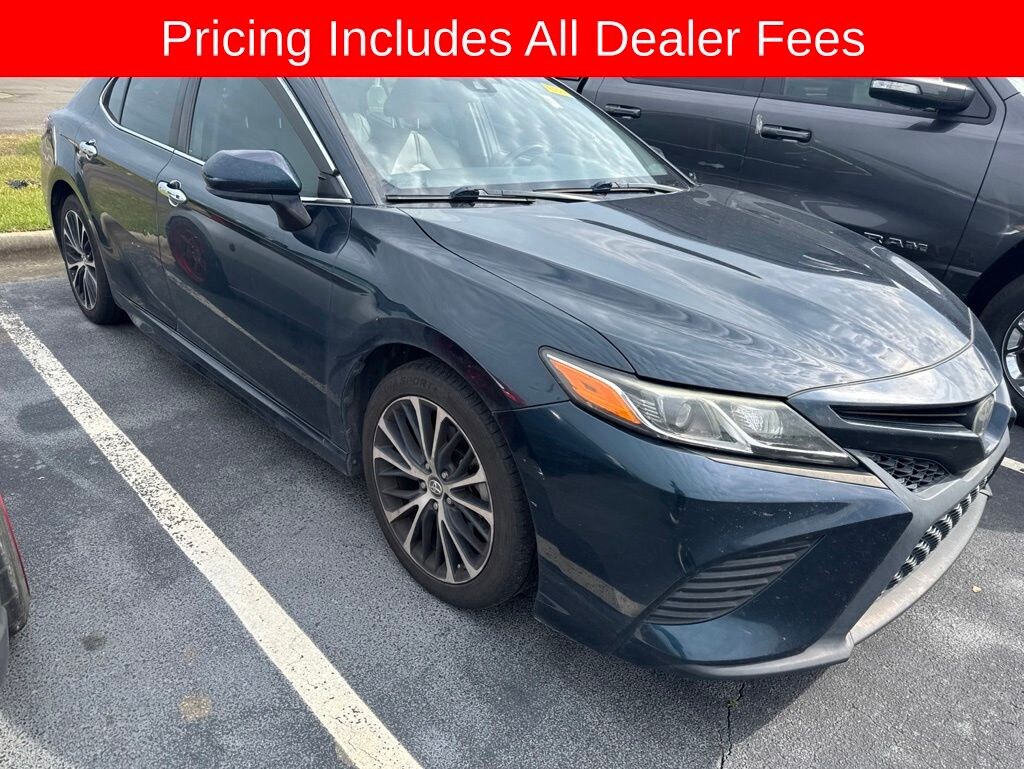 Used 2019 Toyota Camry SE Sedan
