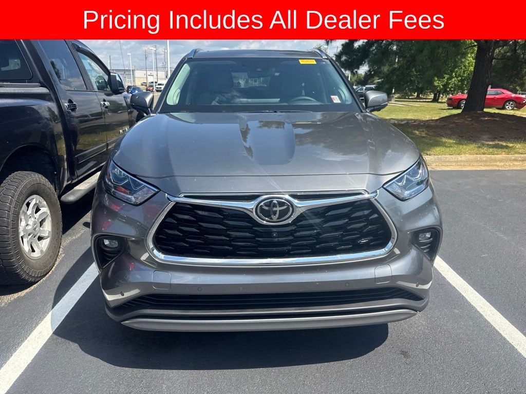 Used 2026 Toyota Highlander Hybrid Platinum SUV