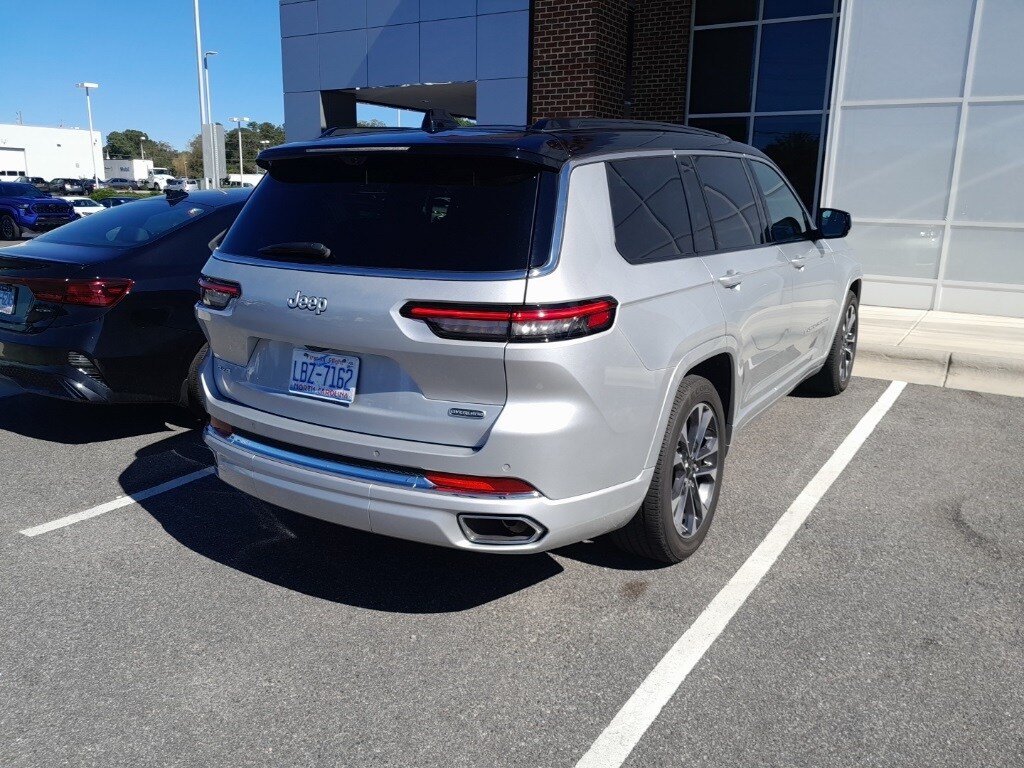 2024 Jeep Grand Cherokee Overland photo 4