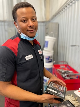 Staff member Morris Thomas from 0ad4bae33bdb