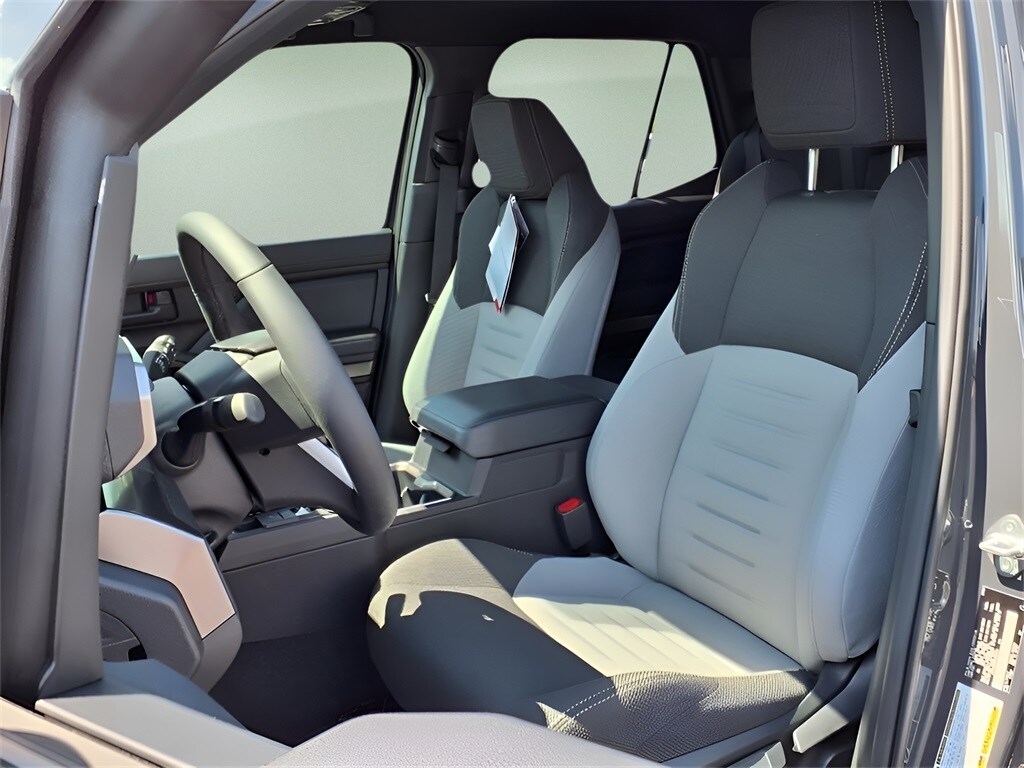 2025 Toyota 4Runner TRD Off-Road photo 3