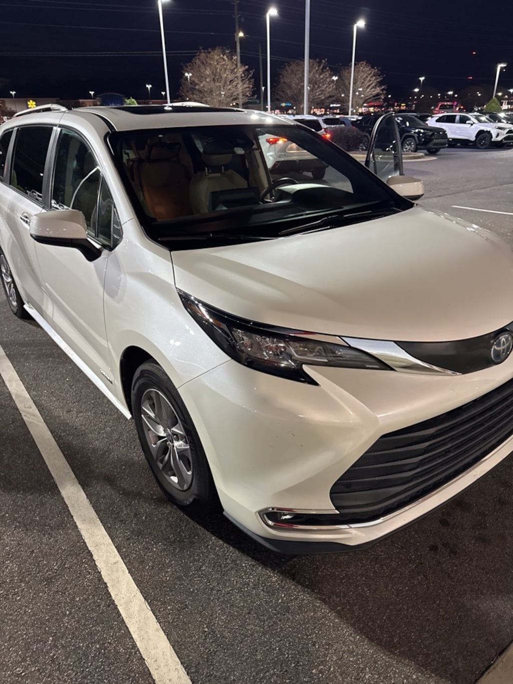 Used 2021 Toyota Sienna XLE Van