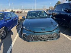 2025 Toyota Camry SE Sedan