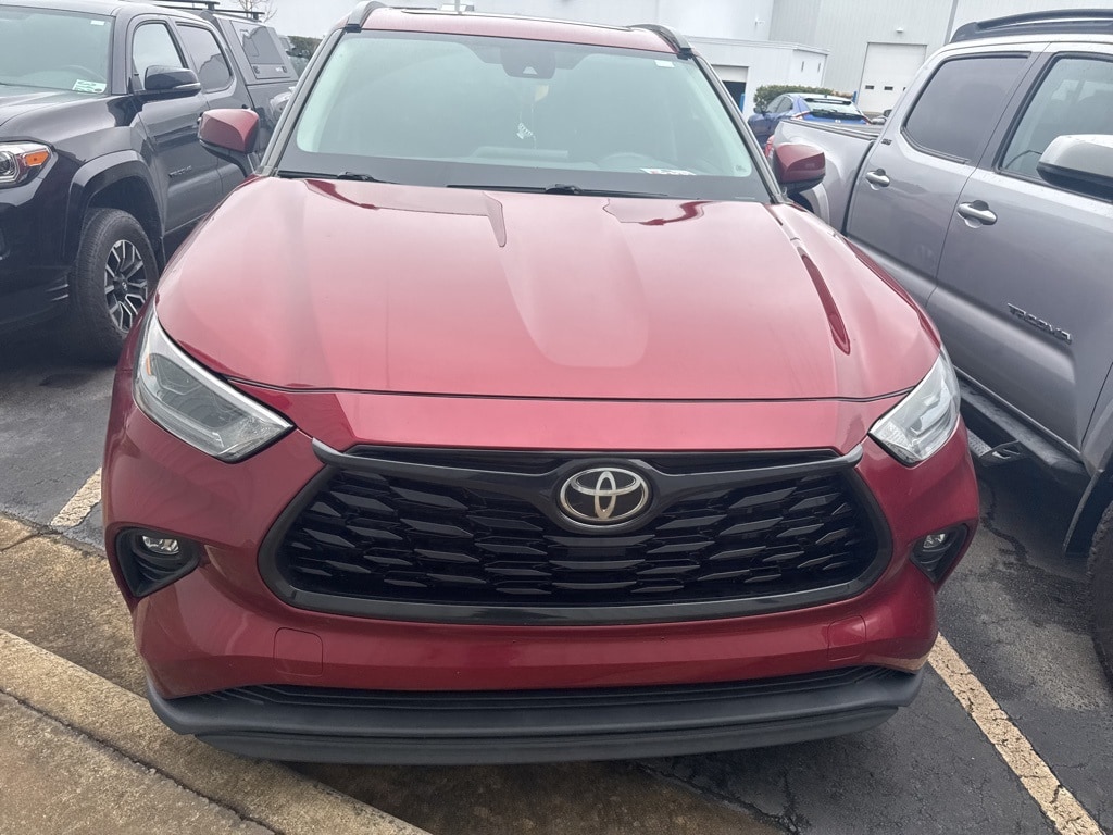 Used 2021 Toyota Highlander XLE SUV