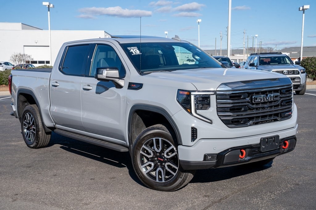 2024 GMC Sierra 1500 AT4's photo