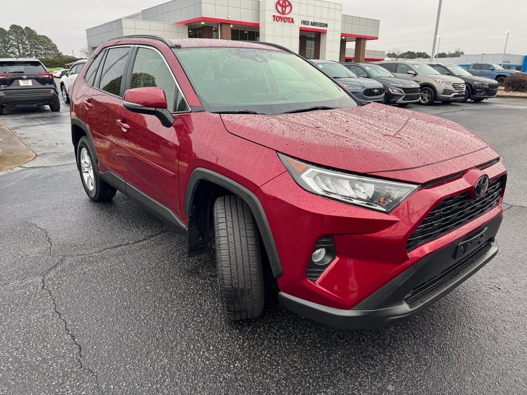 2019 Toyota RAV4 XLE's photo