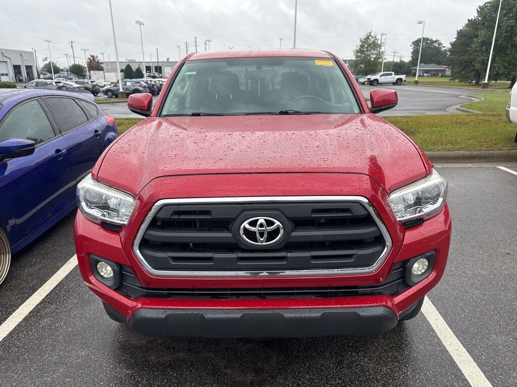 2017 Toyota Tacoma SR5 photo 2