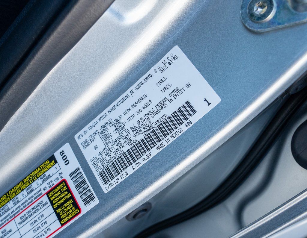 2025 Toyota Tacoma SR5 - Photo 17