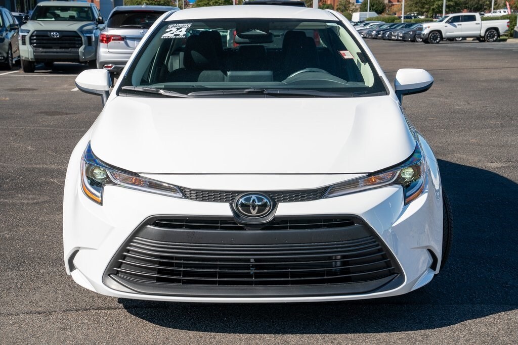2024 Toyota Corolla LE photo 2