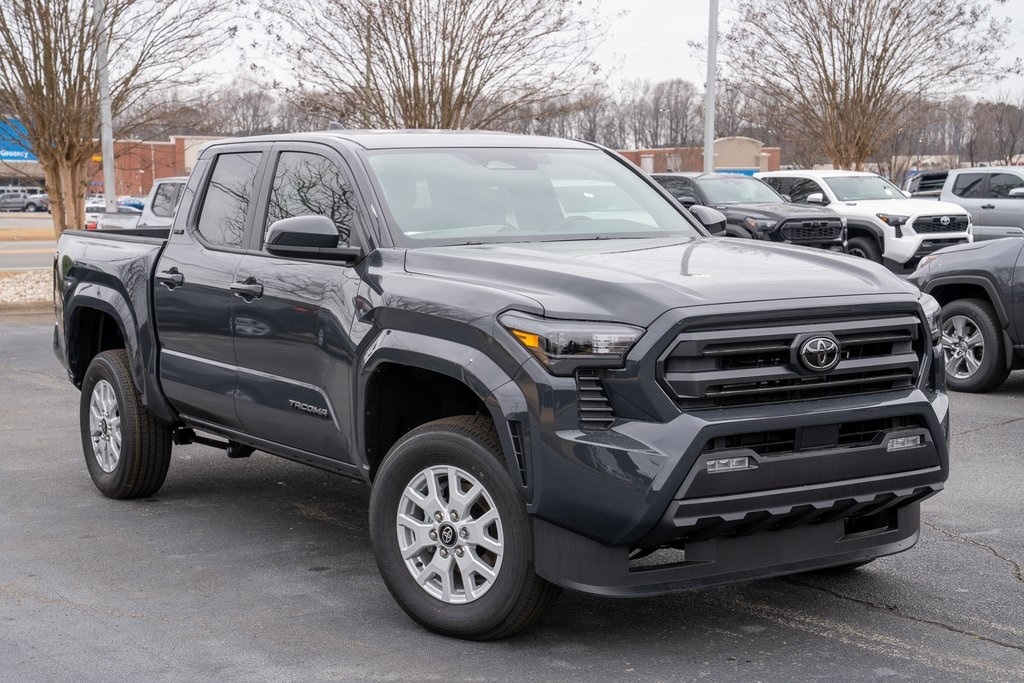 2025 Toyota Tacoma SR5's photo