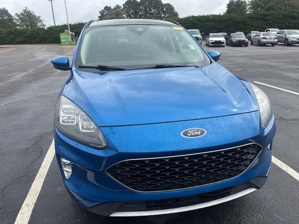 2020 Ford Escape Titanium photo 2